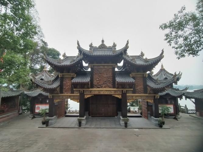 一张图看懂四川眉山青神县4月6日曲线图表/四川眉山青神今日头条新闻