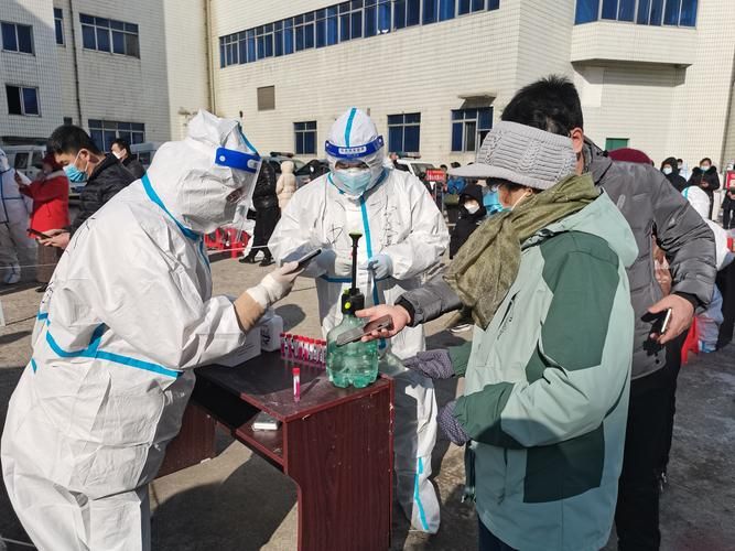 【专家:珲春市每年或现多个感染高峰_珲春今日确诊人员名单】